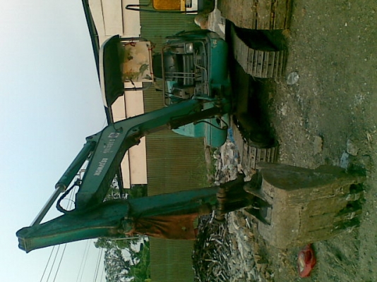 ขายด่วน รถแม็คโคร  Komatsu Pc30-7     สนใจโทร 086-1639935