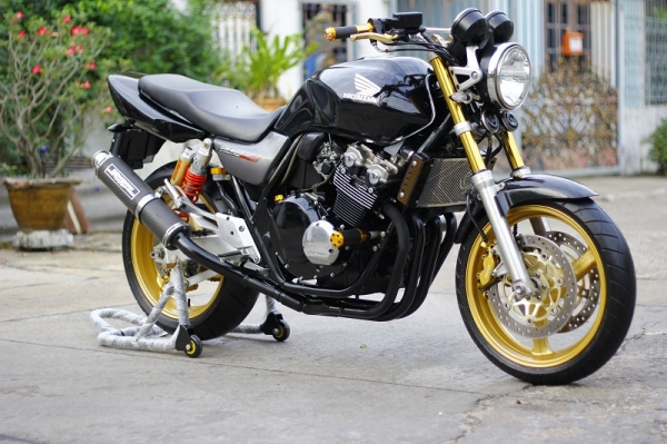 ขาย CB 400 TEC2 ปี2003 ทะเบียน ของแต่งเต็มคัน
