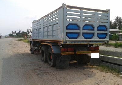 ขาย Isuzu Roccy สิบล้อสองเพลาดั้มพ์ เครื่อง EP100 285 แรงม้า สภาพดี พร้อมใช้ โทร 088-4501277