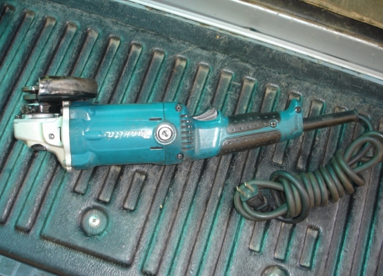 ขายเครื่องเจีย MAKITA รุ่น GA5010 ขนาด 5"