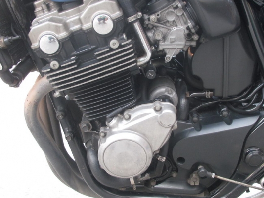 ขาย CB SF400 เทค1 ปี2001 ทะเบียนพร้อมโอน