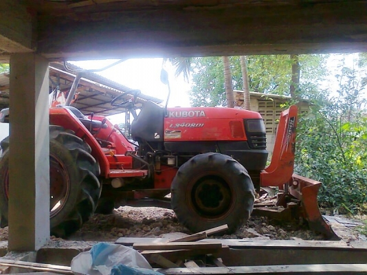 ขายด่วน..รถไถ KUBOTA L3408 DI เลขไมล์ 2600 ชั่วโมง สภาพใหม่ทั้งคัน รถสวย พร้อมใช้งาน แถมใบดันหน้า และ จอบหมุน ตราช้าง.
