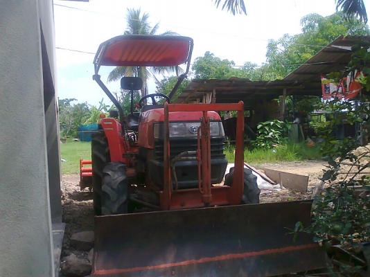 ขายด่วน..รถไถ KUBOTA L3408 DI เลขไมล์ 2600 ชั่วโมง สภาพใหม่ทั้งคัน รถสวย พร้อมใช้งาน แถมใบดันหน้า และ จอบหมุน ตราช้าง.