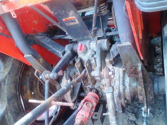 ขายด่วน..รถไถ KUBOTA L3408 DI เลขไมล์ 2600 ชั่วโมง สภาพใหม่ทั้งคัน รถสวย พร้อมใช้งาน แถมใบดันหน้า และ จอบหมุน ตราช้าง.