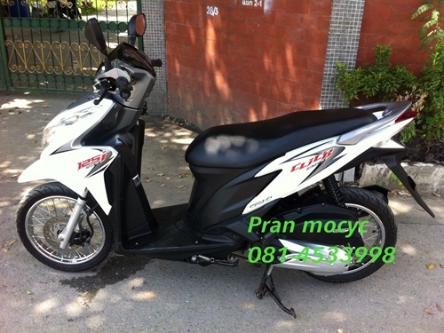 ขายHONDA CLICKสีขาวเทาปี2555