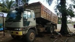 รถฮีโน่ 10 ล้อดั้ม FN 227  220 แรงม้า  สนใจติดต่อ 081 - 6079515