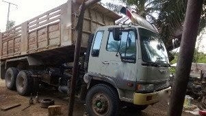 รถฮีโน่ 10 ล้อดั้ม FN 227  220 แรงม้า  สนใจติดต่อ 081 - 6079515