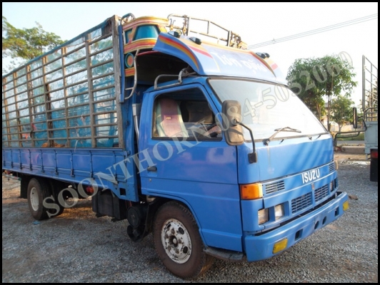 ขายด่วน รถบรรทุก 6 ล้อ ISUZU NPR 110 แรง ยาว 5 เมตร คอกสูง รถสวยพร้อมใช้งาน ราคาสุดคุ้ม ขายด่วน รถบรรทุก 6 ล้อ ISUZU NPR 110 แรง ยาว 5 เมตร คอกสูง รถสวยพร้อมใช้งาน ราคาสุดคุ้ม