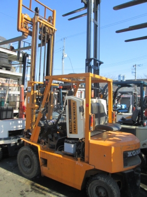 รถยกโฟร์คลิฟท์ยี่ห้อKOMATSUขนาด2ตันงาสไลด์นำเข้าจากญี่ปุ่นที่โคราช