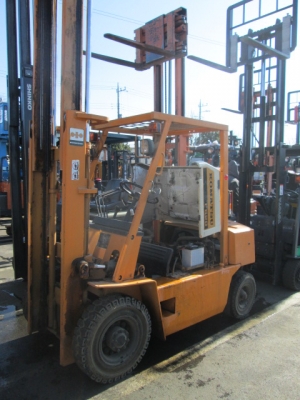 รถยกโฟร์คลิฟท์ยี่ห้อKOMATSUขนาด2ตันงาสไลด์นำเข้าจากญี่ปุ่นที่โคราช