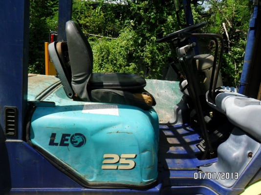 รถยกโฟร์คลิฟท์ยี่ห้อKOMATSUขนาด2ตันงาสไลด์นำเข้าจากญี่ปุ่นที่โคราช