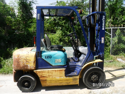 รถยกโฟร์คลิฟท์ยี่ห้อKOMATSUขนาด2ตันงาสไลด์นำเข้าจากญี่ปุ่นที่โคราช