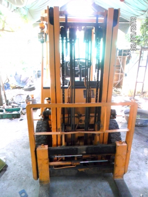 รถยกโฟร์คลิฟท์ยี่ห้อKOMATSUขนาด2ตันงาสไลด์นำเข้าจากญี่ปุ่นที่โคราช