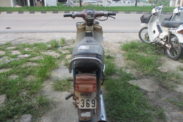 ขาย/แลก C700 มีเล่มทะเบียนขาดชุดโอน (จัดส่งทั่วไทย)