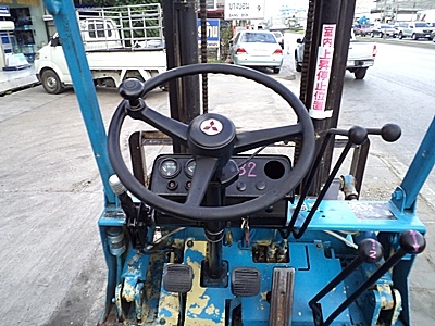 ขายรถยกมิตซูบิชิ 1.5 ตัน เครื่องเบนซิน กระบอกคู่ เสาสูง 4 เมตร พวงมาลัยเพาเว่อร์ สีเดิมจากนอก นำเข้าจากญี่ปุ่น ใช้งานได้ทันที ขายรถยกมิตซูบิชิ 1.5 ตัน เครื่องเบนซิน กระบอกคู่ เสาสูง 4 เมตร พวงมาลัยเพาเว่อร์ สีเดิมจากนอก นำเข้าจากญี่ปุ่น ใช้งานได้ทันที