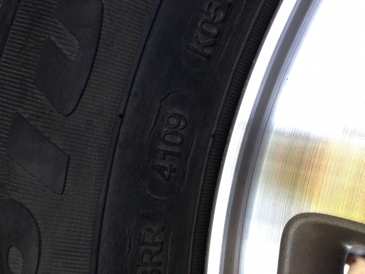 แม็ก4 รู 114 ขอบ15 พร้อมยาง195/65/15 ปี09