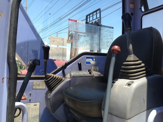 ขายรถแบคโฮ KOMATSU PC75UU-2 มีVDOครับ นำเข้าจากญี่ปุ่น สนใจติดต่อ 081-2990958