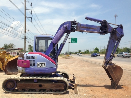 ขายรถแบคโฮ KOMATSU PC75UU-2 มีVDOครับ นำเข้าจากญี่ปุ่น สนใจติดต่อ 081-2990958