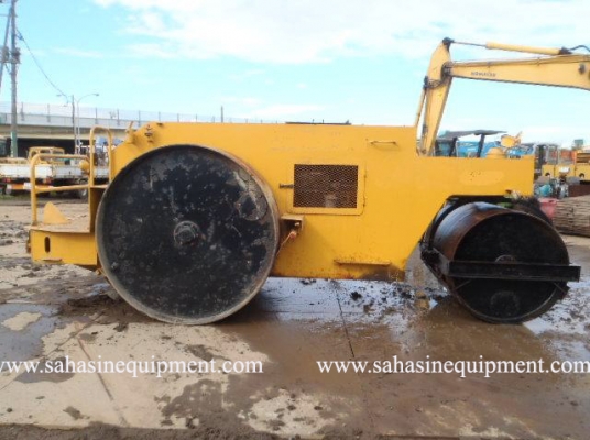 รถบด KAWASAKI รุ่น KMRH12 S/N 11XX บจก.สหสินอีควิปเม้นท์ โทร.081-5851880, 02-5168100-1