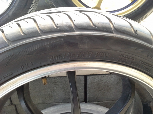 ขายล้อขอบ17 พร้อมยางTOYO ไหม่ เก่าเก็บ ถูกๆ