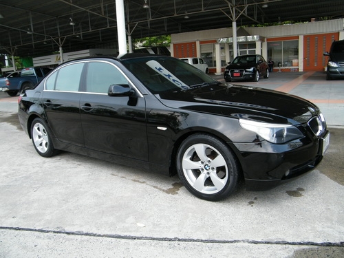 ขาย BMW 525ISE AUTO สีดำ วิ่งน้อย บุ๊คครบ สภาพป้ายแดง ขาย BMW 525ISE AUTO สีดำ วิ่งน้อย บุ๊คครบ สภาพป้ายแดง