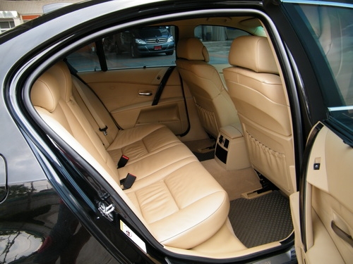 ขาย BMW 525ISE AUTO สีดำ วิ่งน้อย บุ๊คครบ สภาพป้ายแดง ขาย BMW 525ISE AUTO สีดำ วิ่งน้อย บุ๊คครบ สภาพป้ายแดง