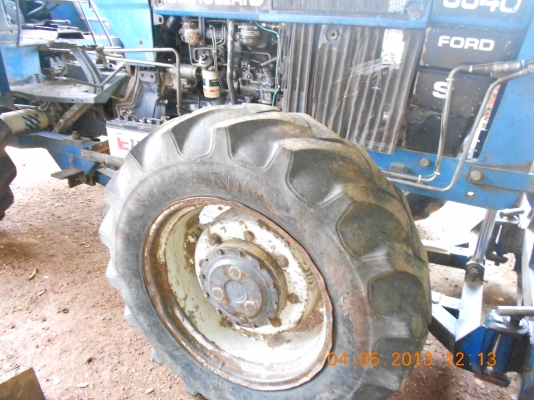 ขายรถแทรกเตอร์ 6640 2 เพลา สวยๆ ด่วนครับ