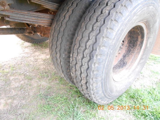 ขาย 6 ล้อ ISUZU 110 ฝาขาว ทะเบียนไม่ขาด