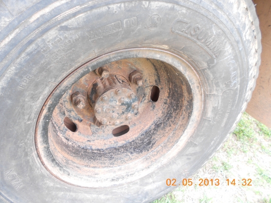 ขาย 6 ล้อ ISUZU 110 ฝาขาว ทะเบียนไม่ขาด