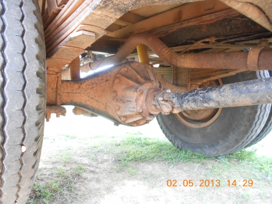 ขาย 6 ล้อ ISUZU 110 ฝาขาว ทะเบียนไม่ขาด