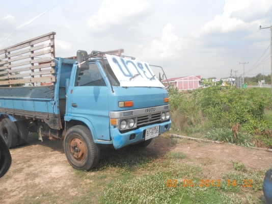 ขาย 6 ล้อ ISUZU 110 ฝาขาว ทะเบียนไม่ขาด