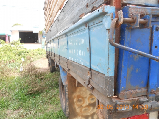 ขาย 6 ล้อ ISUZU 110 ฝาขาว ทะเบียนไม่ขาด