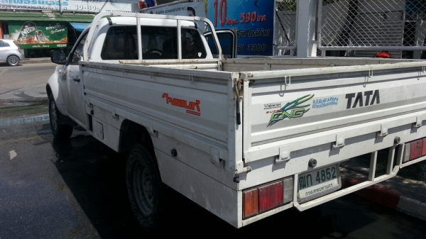 TATA ปี 2011 เครื่อง 1 J สวยมาก!!!!!!  ใช้ได้ดี ทั้งน้ำมันแก็ส