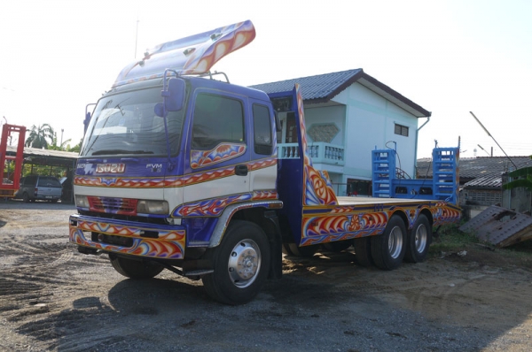 เทรเลอร์บรรทุกรถเกี่ยว ISUZU 10 ล้อ 1 เพลา เทรเลอร์บรรทุกรถเกี่ยว ISUZU 10 ล้อ 1 เพลา