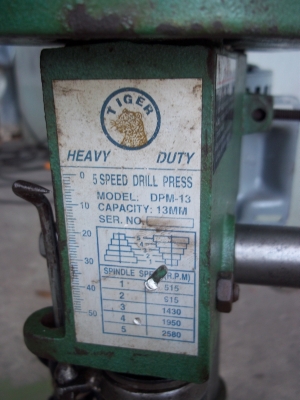 ขายเครื่องเจาะตัวเล็ก ตั้งโต๊ะ 1550