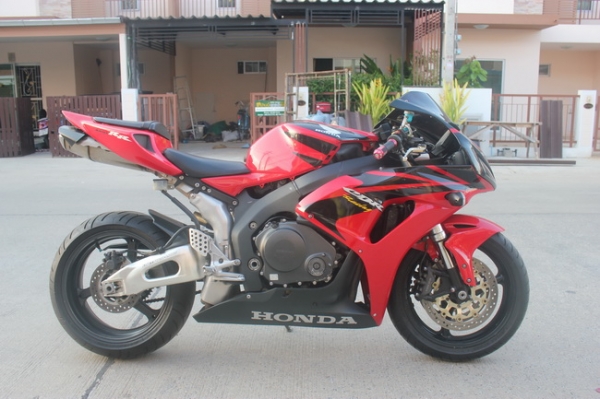 +++ขาย HONDA CBR1000RR ปี2006 ราคาโดนใจ+++