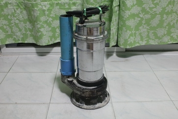 ปั๊มไดโว่ดูดโคลน ดูดเลน ขนาดท่อ 2 นิ้ว สภาพพร้อมใช้ครับ