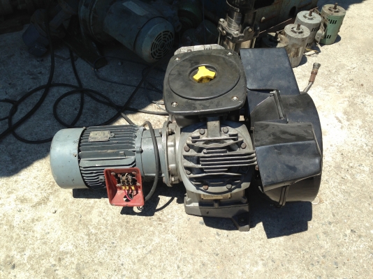 ขายหัวปั้มลม atlas copco พร้อมมอเตอร์ 7 hp สภาพสวย พร้อมใช้งาน