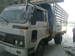 ขายรถ 6ล้อดั้ม ISUZU 175แรงม้า คัชชีFRR เครื่อง 6bG1ดั้มเนียม คัชชีสวยเครื่องดี เอกสารพร้อมโอน