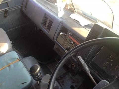 ISUZU ROCKY FXZ 240 HP 6SD1 ปี 40 สิบล้อ 2 เพลา นางฟ้าแท้ๆสวยจัดรอบคัน กระบะเหล็กคอกเกษตรไม่ดั๊มพ์ของสามมิตรลอนเฉียง มีระบบลากพ่วงครบพร้อมใช้งาน เครื่องแน่นดีไม่มีเยิ้ม ภายในเก๋งคอนโซลสวย แอร์เย็น พวงมาลัยเพาเวอร์ กระจกไฟฟ้า เบรคทริ๊ปฟี้