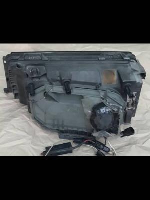 ไฟหน้าBENZ-W124 (E หลัง) ดวงละ 2500 บาท สภาพตามรูป