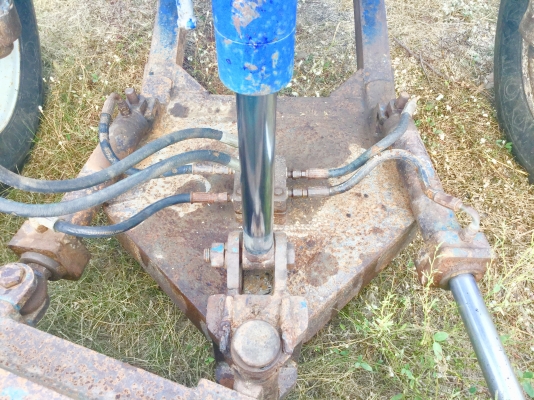 ขายFORD 6600 T5 ผานหน้าปรับซ้ายขวาได้ สภาพพร้อมใช้