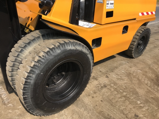 Komatsu 2fd40สภาพดีเก่าญี่ปุ่น มีใบอินวอยไม่เคยใช้ในไทย Komatsu 2fd40สภาพดีเก่าญี่ปุ่น มีใบอินวอยไม่เคยใช้ในไทย