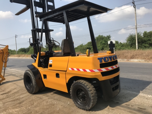 Komatsu 2fd40สภาพดีเก่าญี่ปุ่น มีใบอินวอยไม่เคยใช้ในไทย Komatsu 2fd40สภาพดีเก่าญี่ปุ่น มีใบอินวอยไม่เคยใช้ในไทย