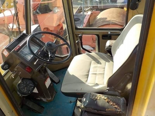 ขาย KOMATSU WA300-1 ซีเรียล 31,xxx นำเข้าจากญี่ปุ่น โทร&bull;090-986-2521 อ๊อบ