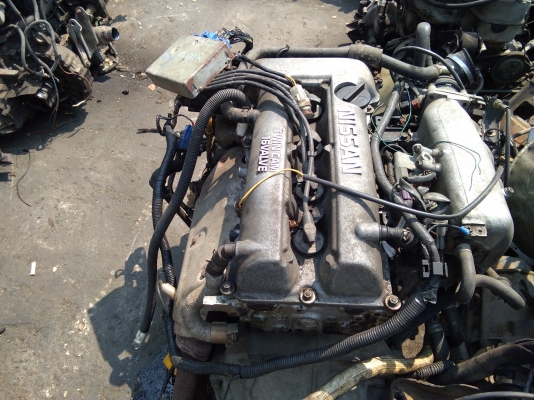 ขายเครื่องยนต์เบนซินนิสสัน sr20ฝาขาวหลังหัก ขายเครื่องยนต์เบนซินนิสสัน sr20ฝาขาวหลังหัก