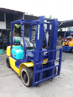 อาร์ ซี เอช โฟรคลิฟท์  ขาย โคมะสุ   2.5 ตัน เบนซิล เสา 3 เมตร