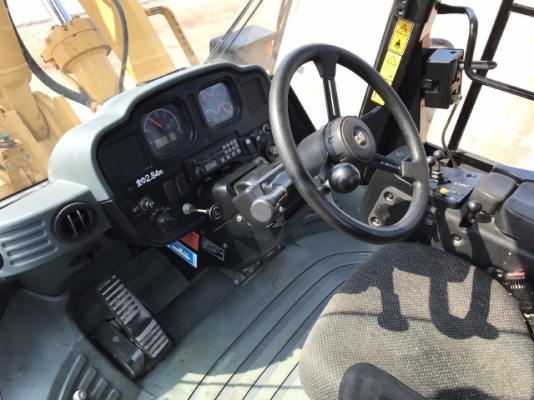 ขายรถตักล้อยาง CAT 950H ปี 2010 นำเข้าเองจากญี่ปุ่น สภาพสวยพร้อมใช้ มีVDOการทำงานครับ