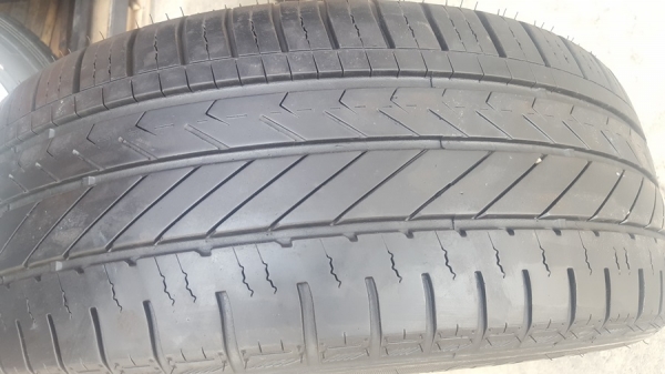 ขายยาง\% 215/60/16 ปี 17/3เส้น+16/1เส้น Goodyear 4 เส้น