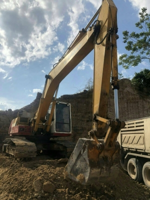 รถขุด KOMATSU PC200-5